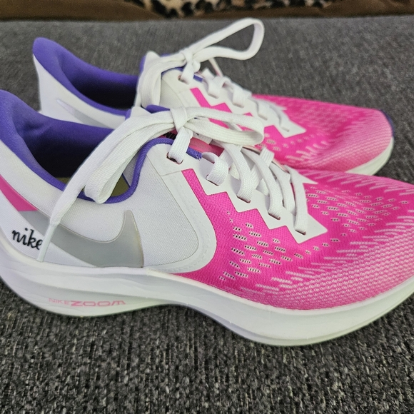 ✨️NIKE ZOOM WOMEN'S RUNNING SHOES SIZE 6✨️ - Picture 1 of 8